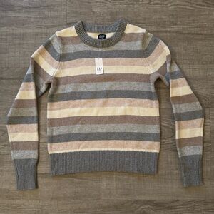 New GAP Beige, Gray & Cream Crewneck Sweater with Stripes Size XS